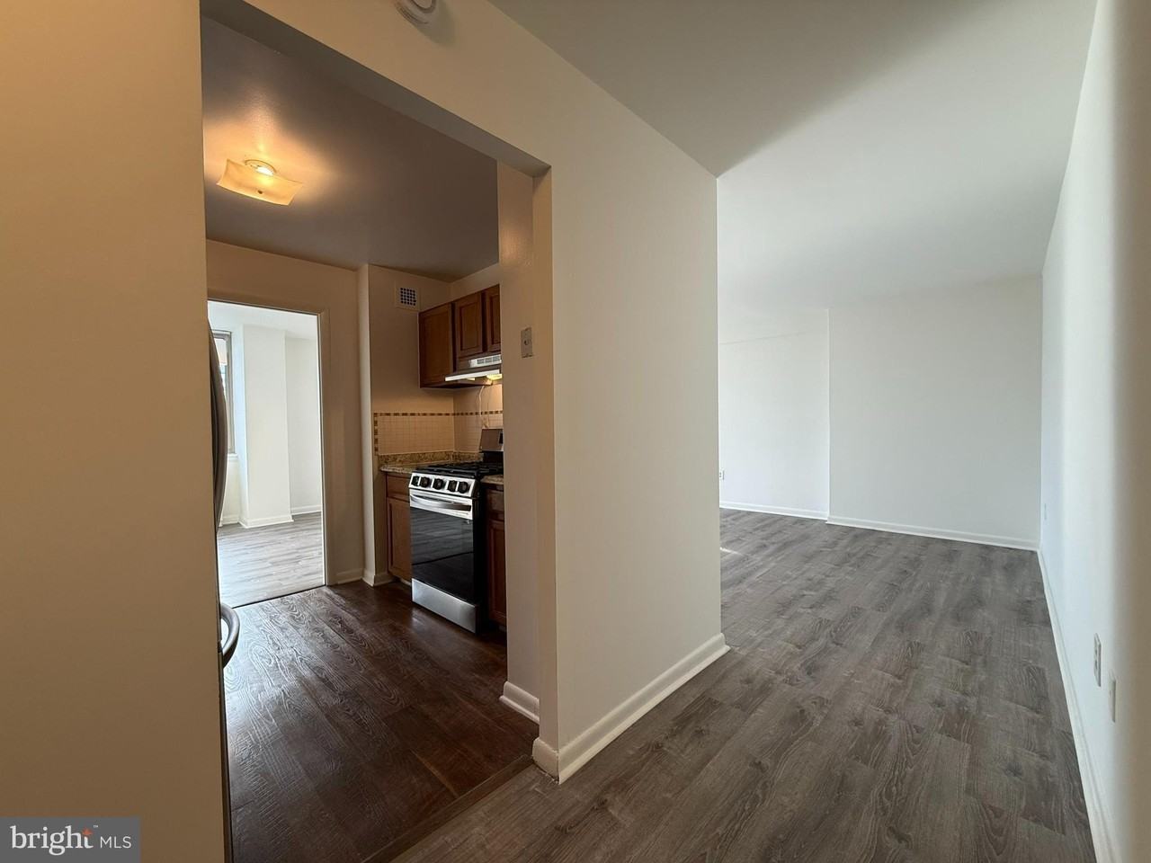 5565 Columbia Pike Apt 411 #411 - Photo 4 of 24
