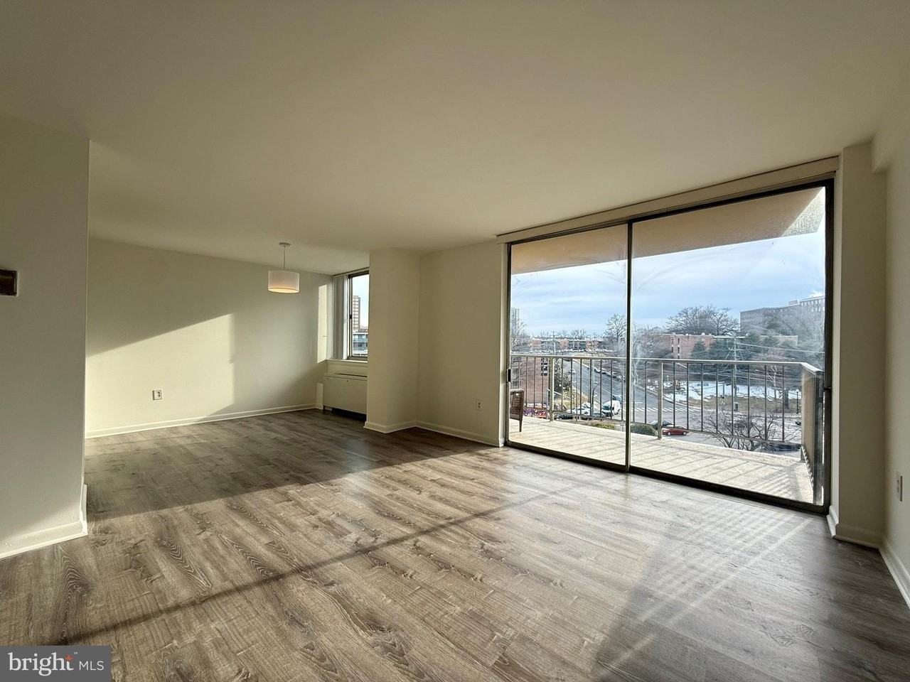 5565 Columbia Pike Apt 411 #411 - Photo 7 of 24