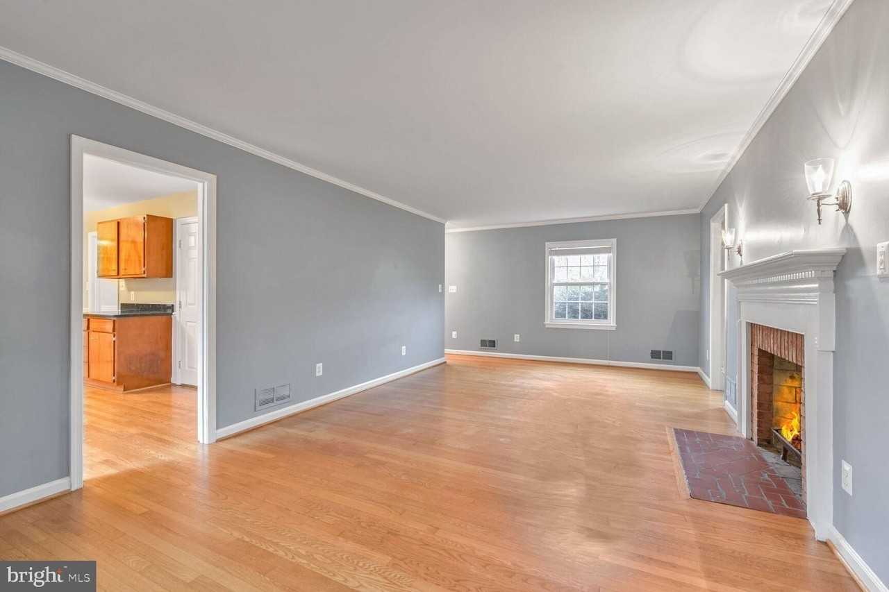 6536 Divine St - Photo 4 of 29