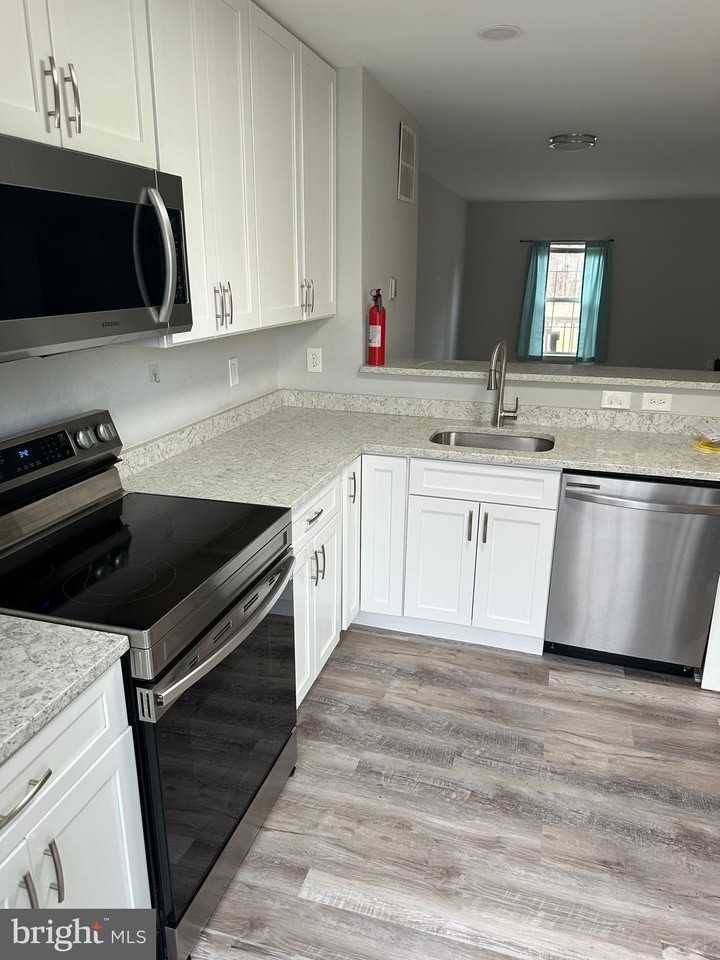 10934 Mission Ridge Dr - Photo 5 of 34