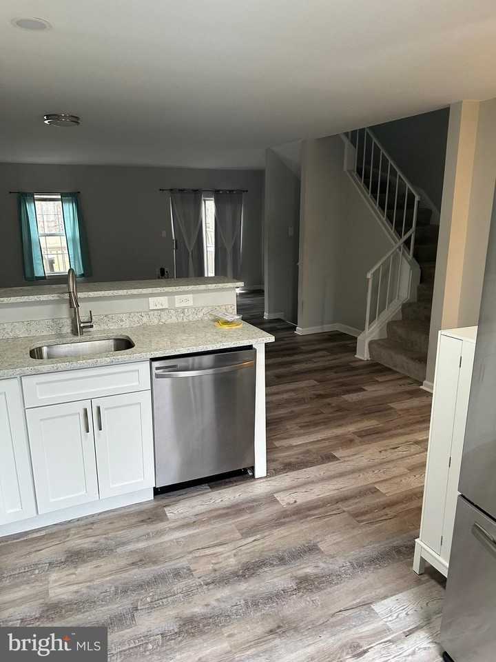 10934 Mission Ridge Dr - Photo 6 of 34