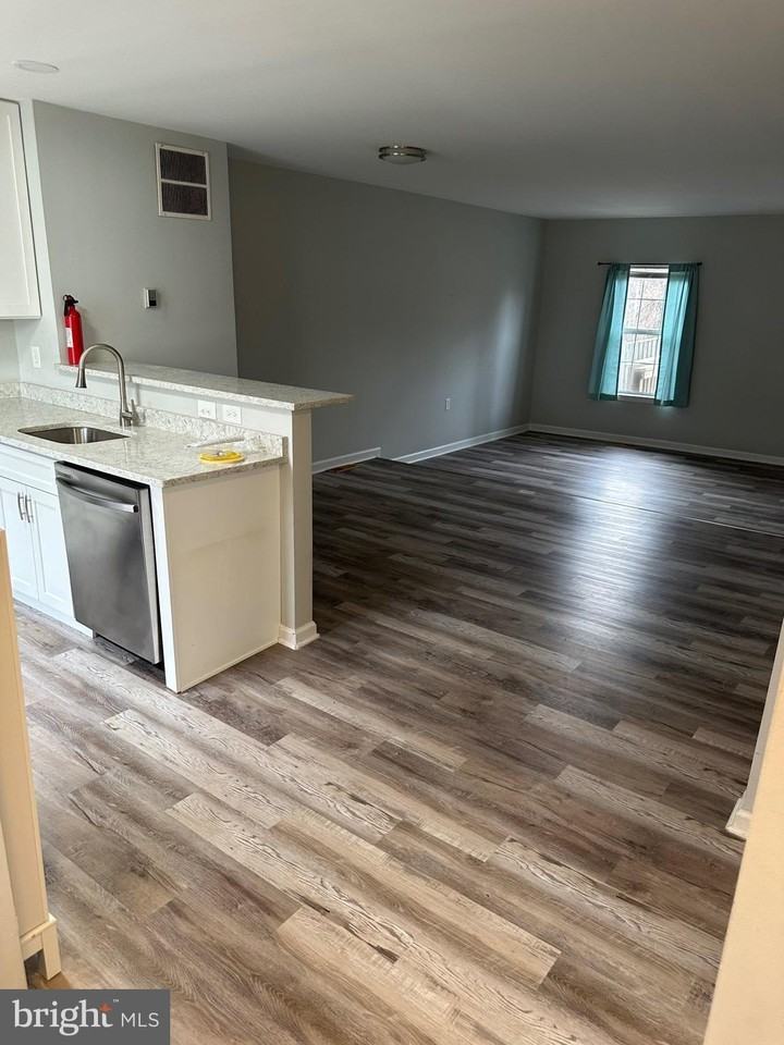 10934 Mission Ridge Dr - Photo 7 of 34