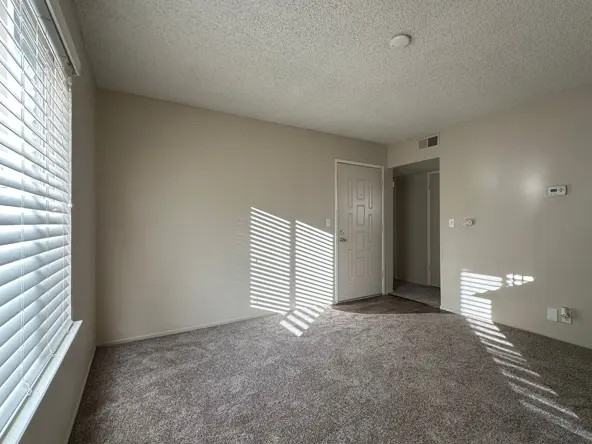 2114 H Street, Sacramento - Photo 6 of 25