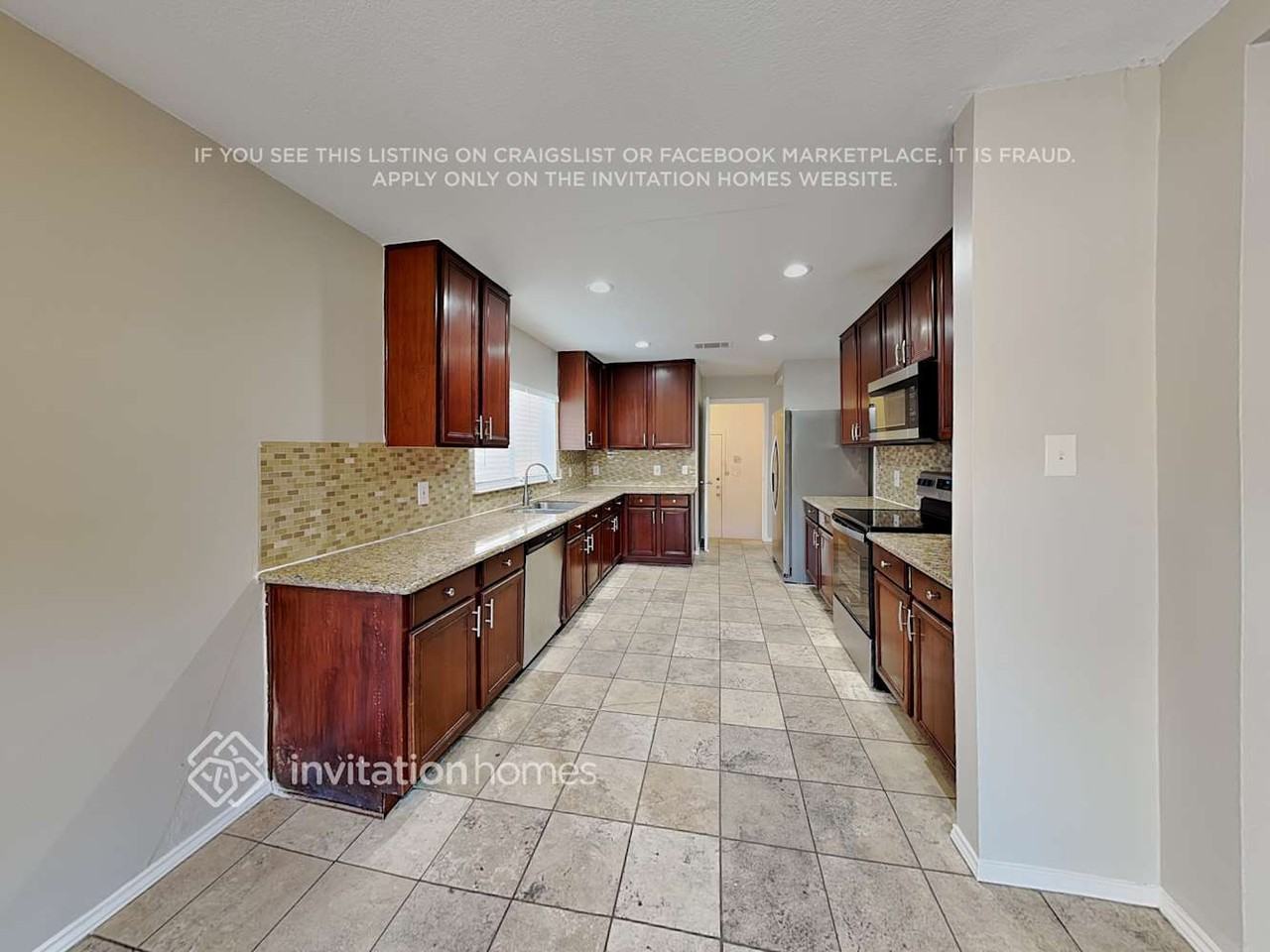 1919 Carriage Club Dr - Photo 7 of 23