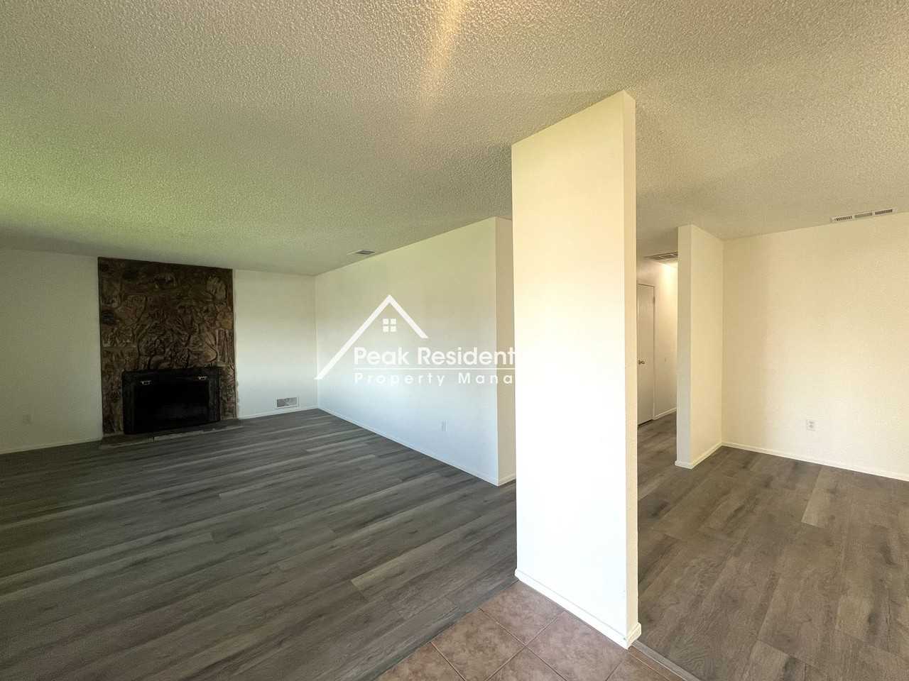 7271 Hayward Dr - Photo 3 of 25