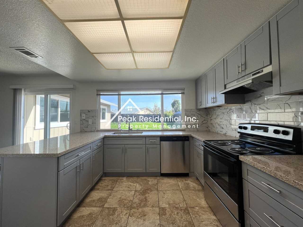 7271 Hayward Dr - Photo 7 of 25