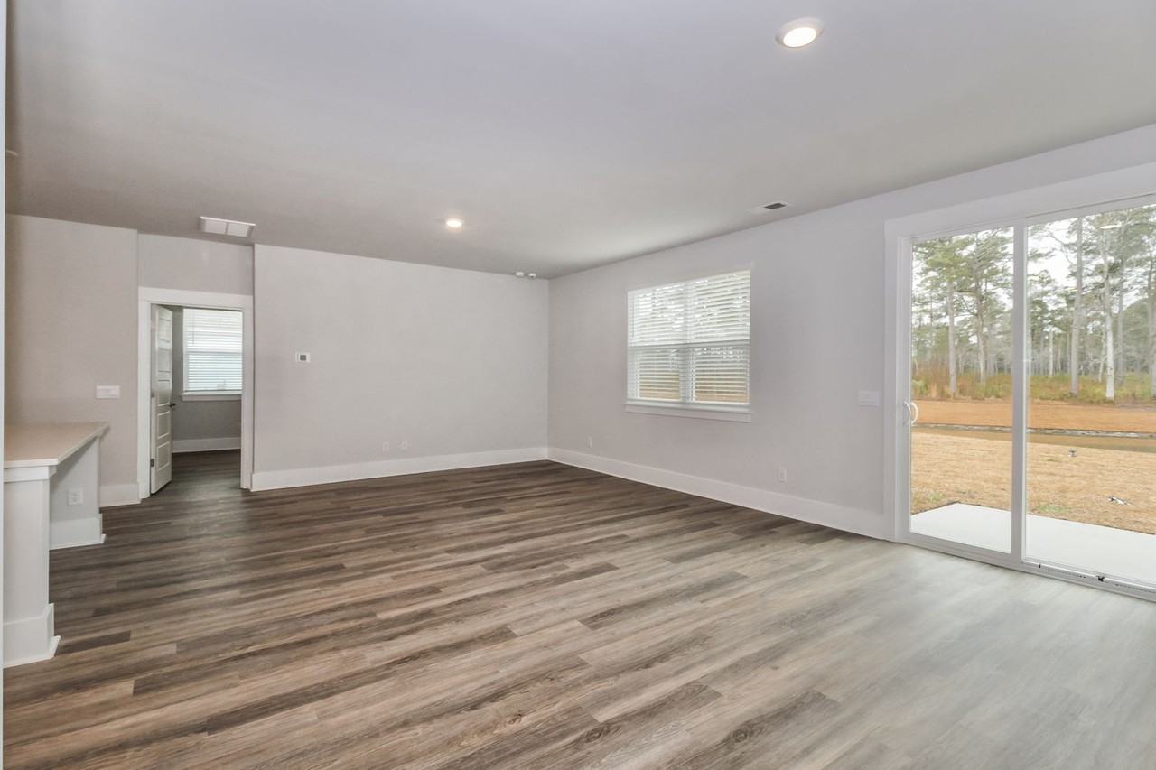 2028 Cypress Hills Dr Se - Photo 5 of 22