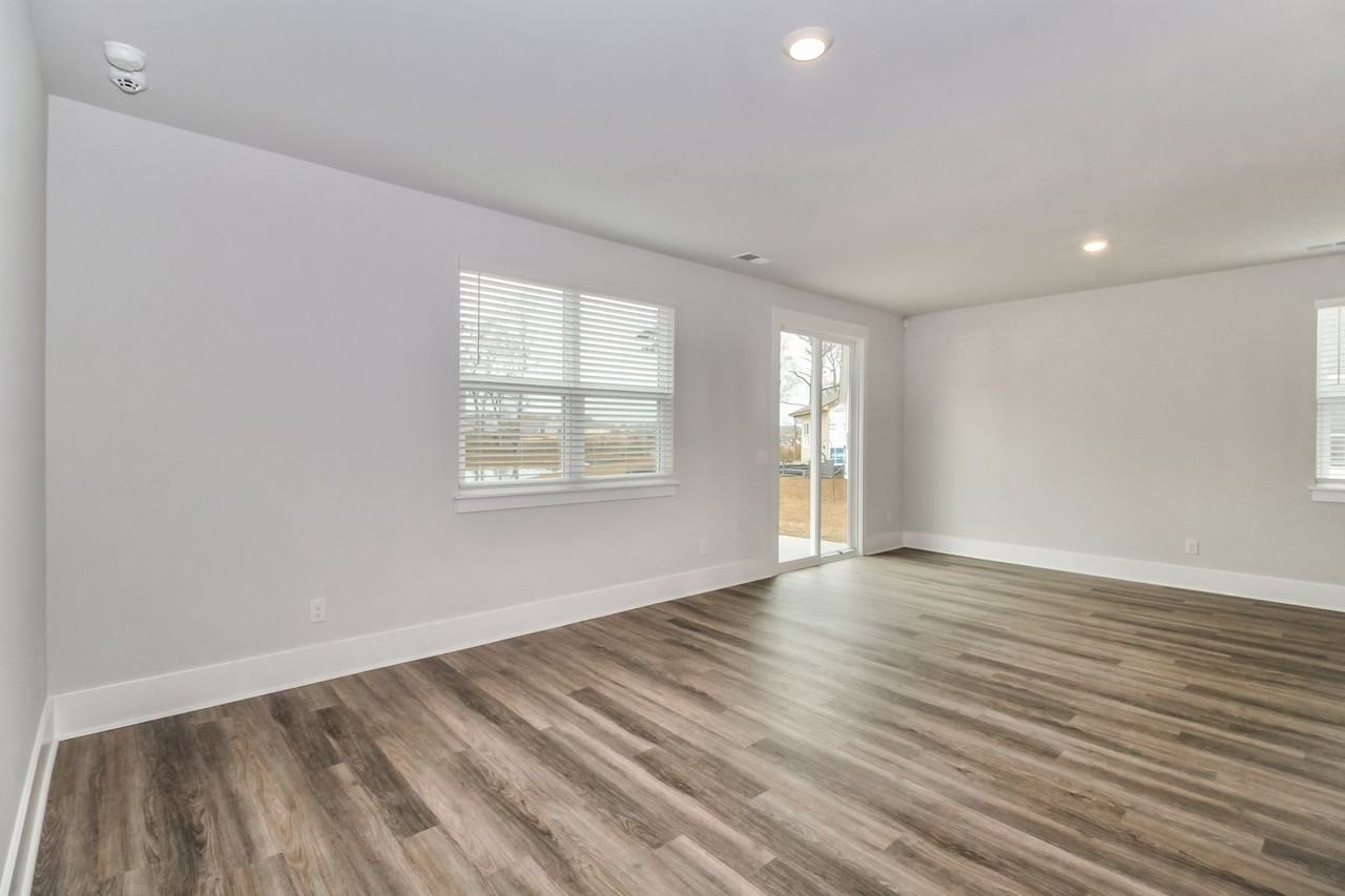 2028 Cypress Hills Dr Se - Photo 6 of 22