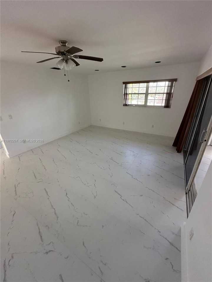 1445 Grant St - Photo 7 of 20