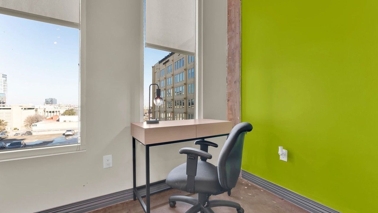 500 South Ervay Street - Photo 3 of 34