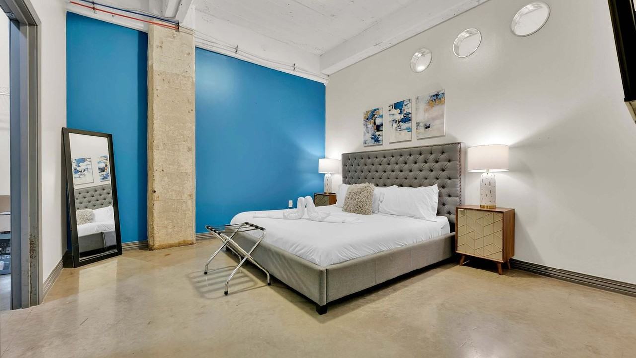 500 South Ervay Street - Photo 6 of 34