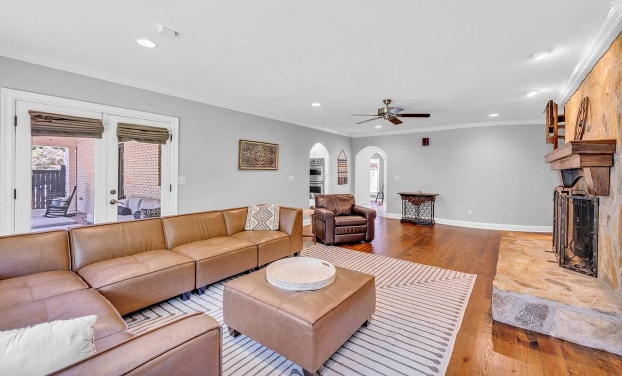 115 Wexford Pl #1302851P - Photo 2 of 50