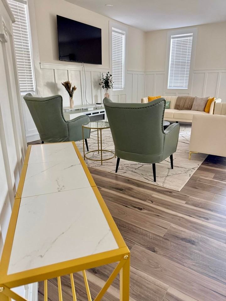 3039 N Park Ave #1372936P - Photo 4 of 50