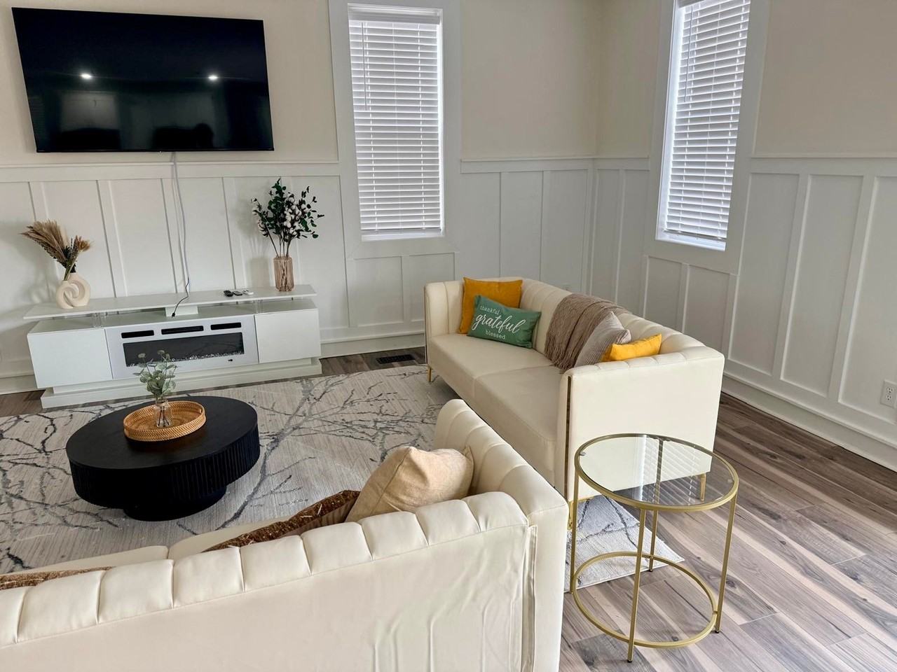 3039 N Park Ave #1372936P - Photo 5 of 50