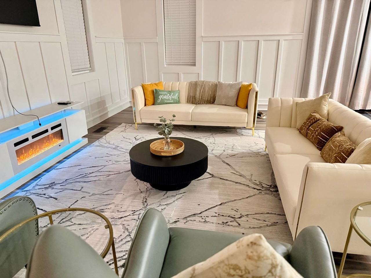 3039 N Park Ave #1372936P - Photo 6 of 50