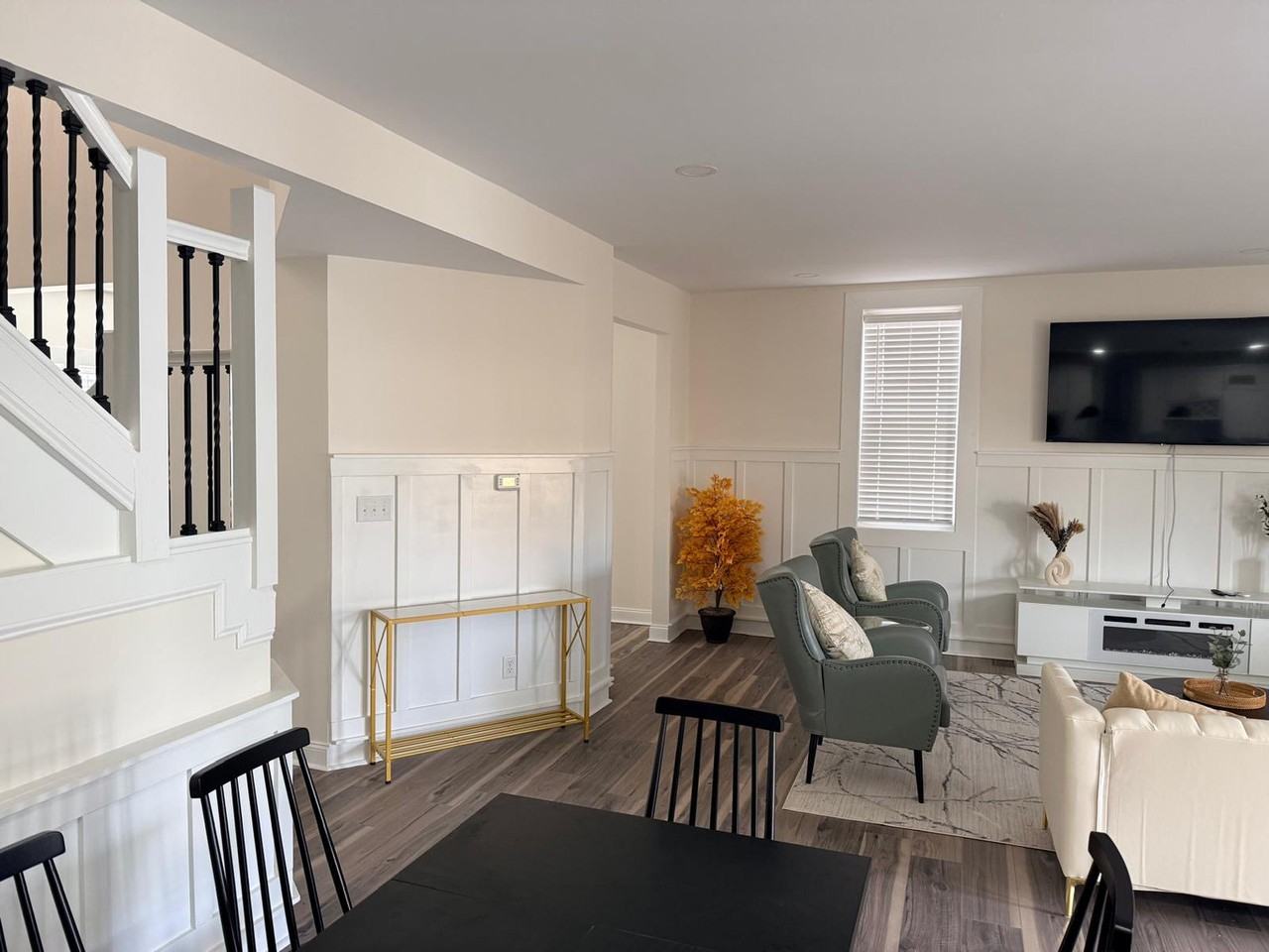 3039 N Park Ave #1372936P - Photo 7 of 50