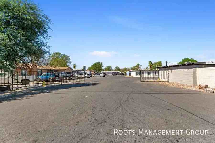 3105 W Van Buren St - Photo 7 of 9