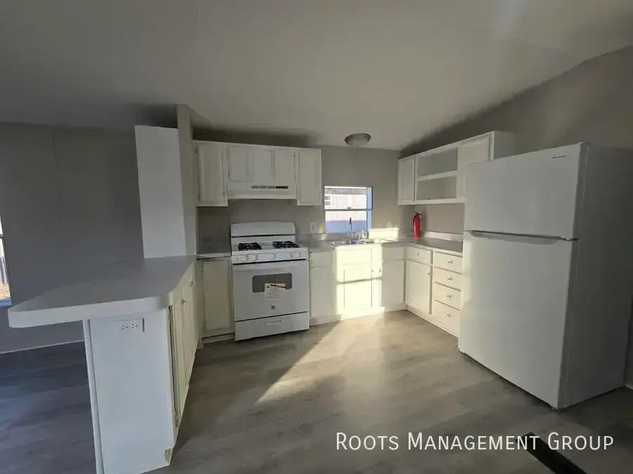 8418 N Dundee Rd - Photo 2 of 12