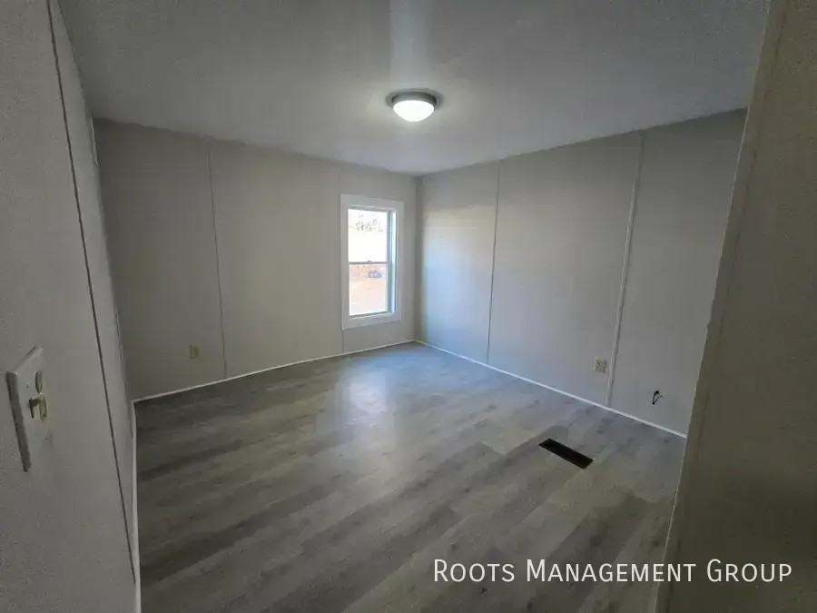 8418 N Dundee Rd - Photo 6 of 12