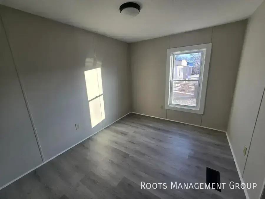 8418 N Dundee Rd - Photo 7 of 12