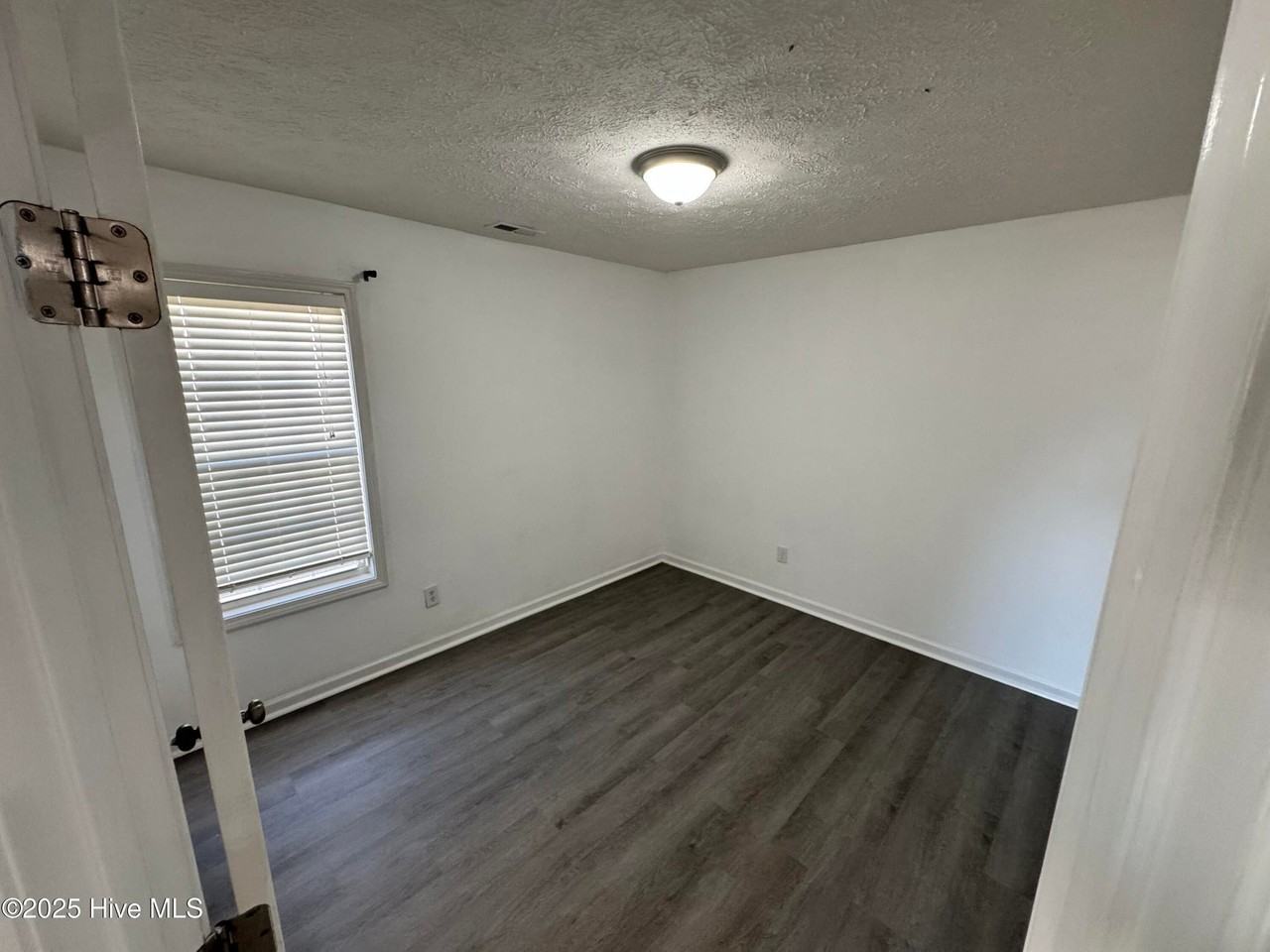 103 Jasmine Lane - Photo 7 of 10