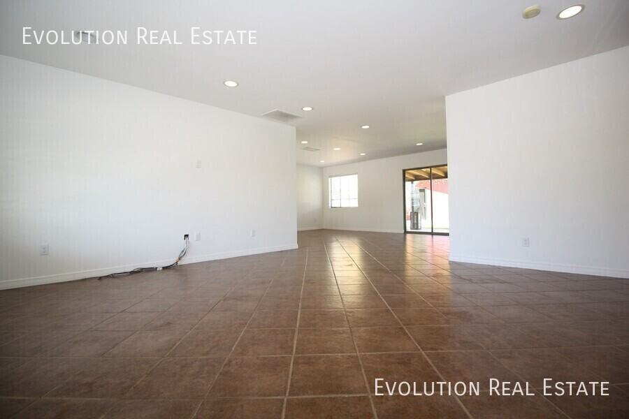 7448 E Coronado Rd - Photo 2 of 26