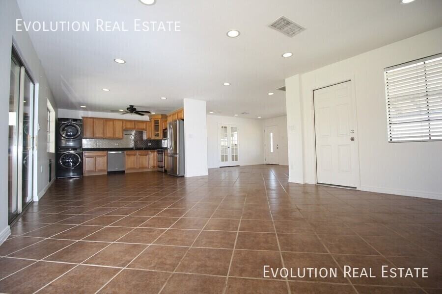 7448 E Coronado Rd - Photo 6 of 26