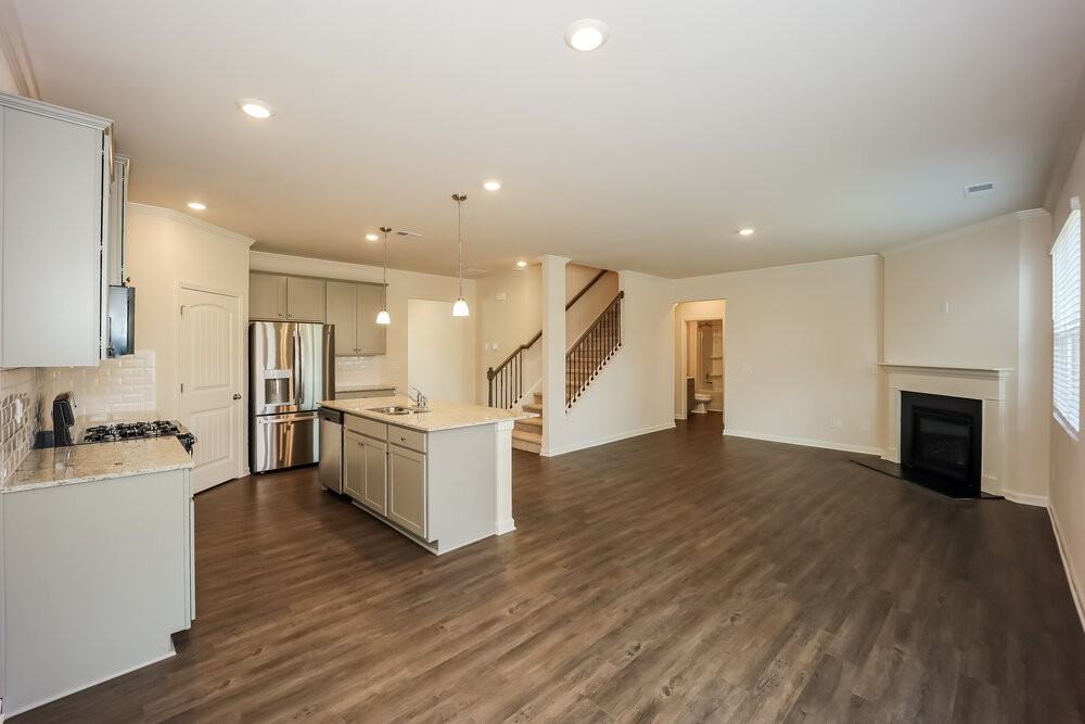 101 Shadow Glen Rd - Photo 4 of 17