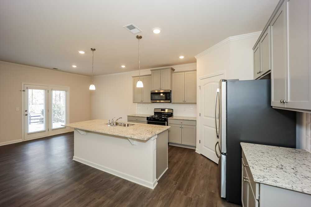 101 Shadow Glen Rd - Photo 5 of 17