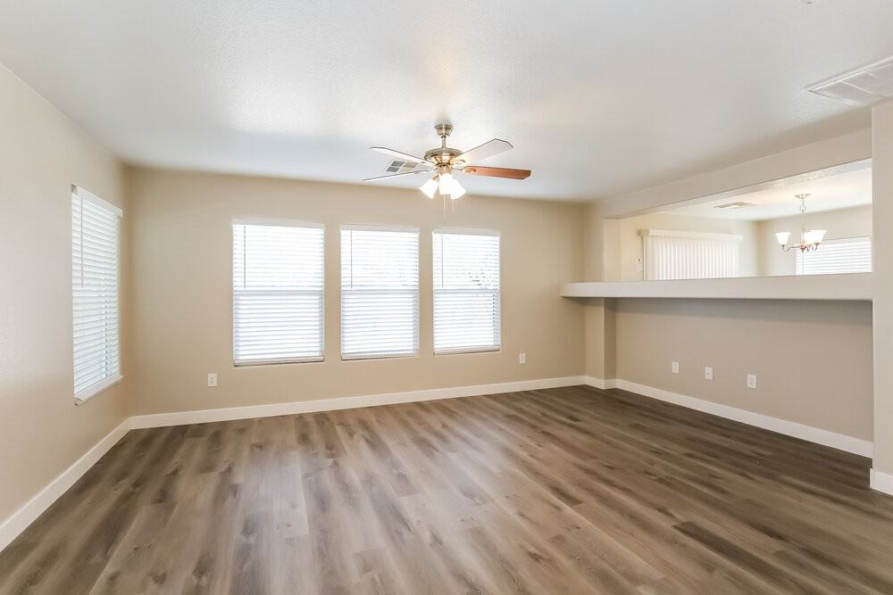 2420 Cockatoo Dr - Photo 4 of 17