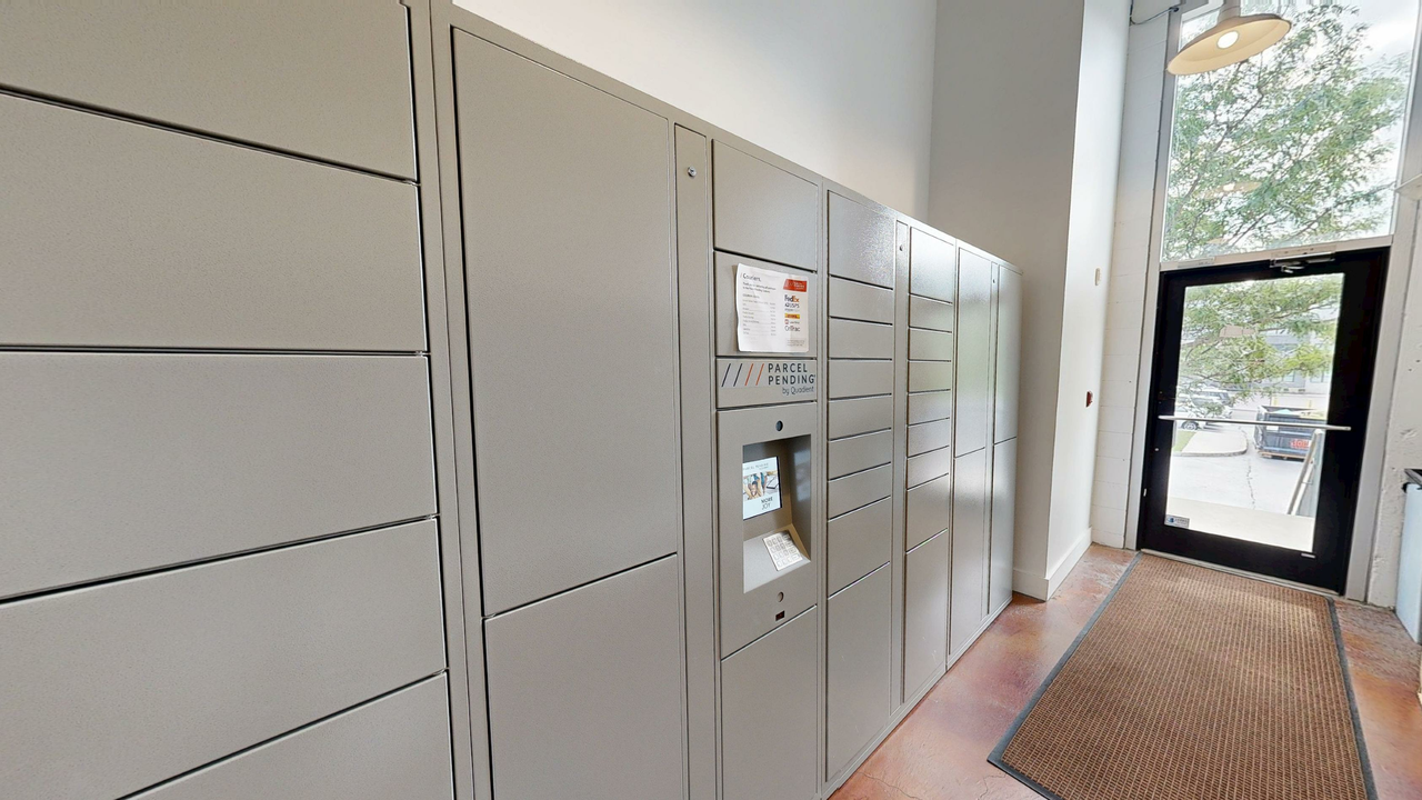 Gantry - Photo 3 of 50