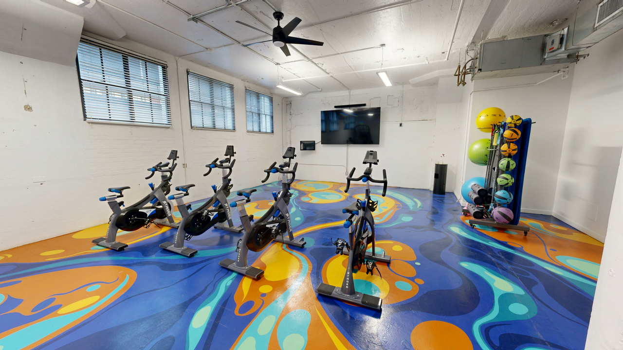 Gantry - Photo 6 of 50