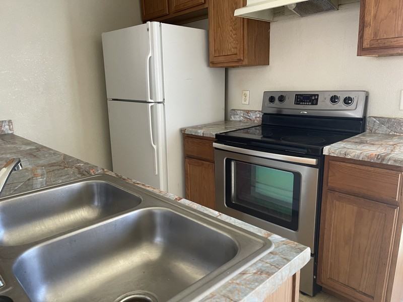 5806 Redstone Dr - Photo 3 of 11