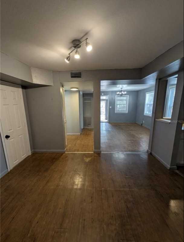 3022 Deleuil Ave - Photo 2 of 17