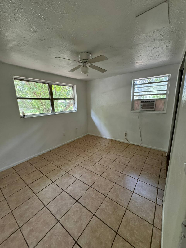 3627 Avenue S Nw - Photo 4 of 14