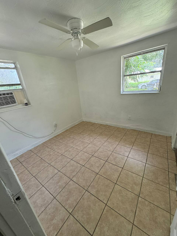 3627 Avenue S Nw - Photo 5 of 14