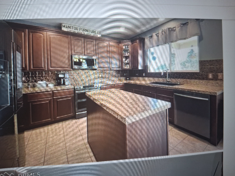 7743 Canyon Oak Dr - Photo 3 of 6