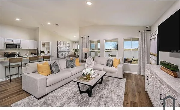 12980 Wellspring Dr - Photo 4 of 10