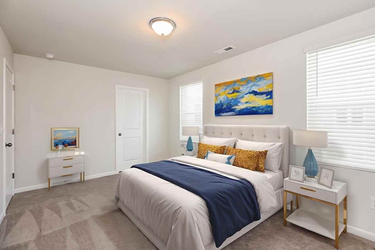 7284 Bellacroft Dr - Photo 6 of 32