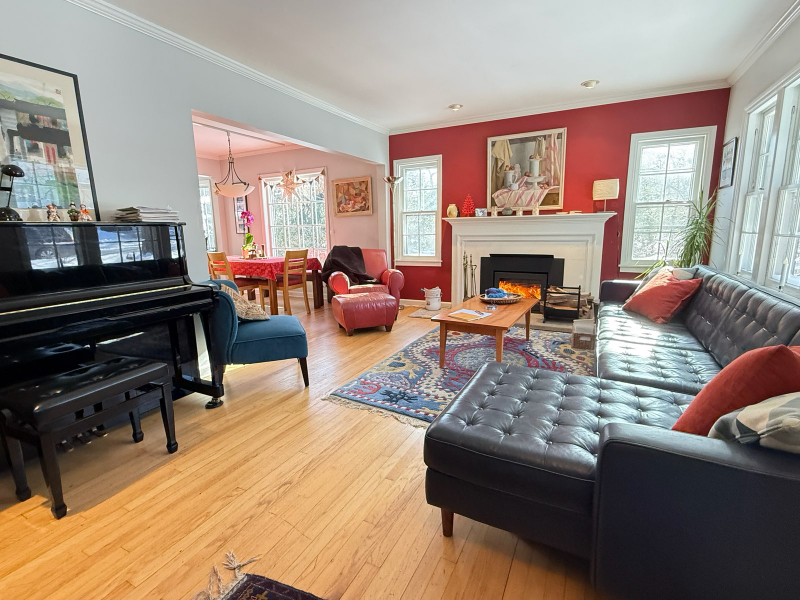 1223 Dartmouth Rd - Photo 5 of 15