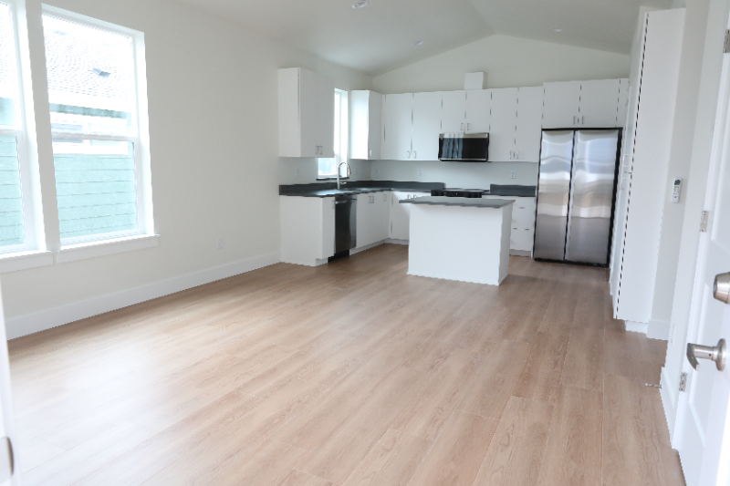 12927 Se Ridgecrest Rd - Photo 2 of 15