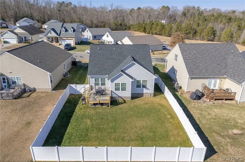 3913 Lighthouse Ln - Photo 3 of 27