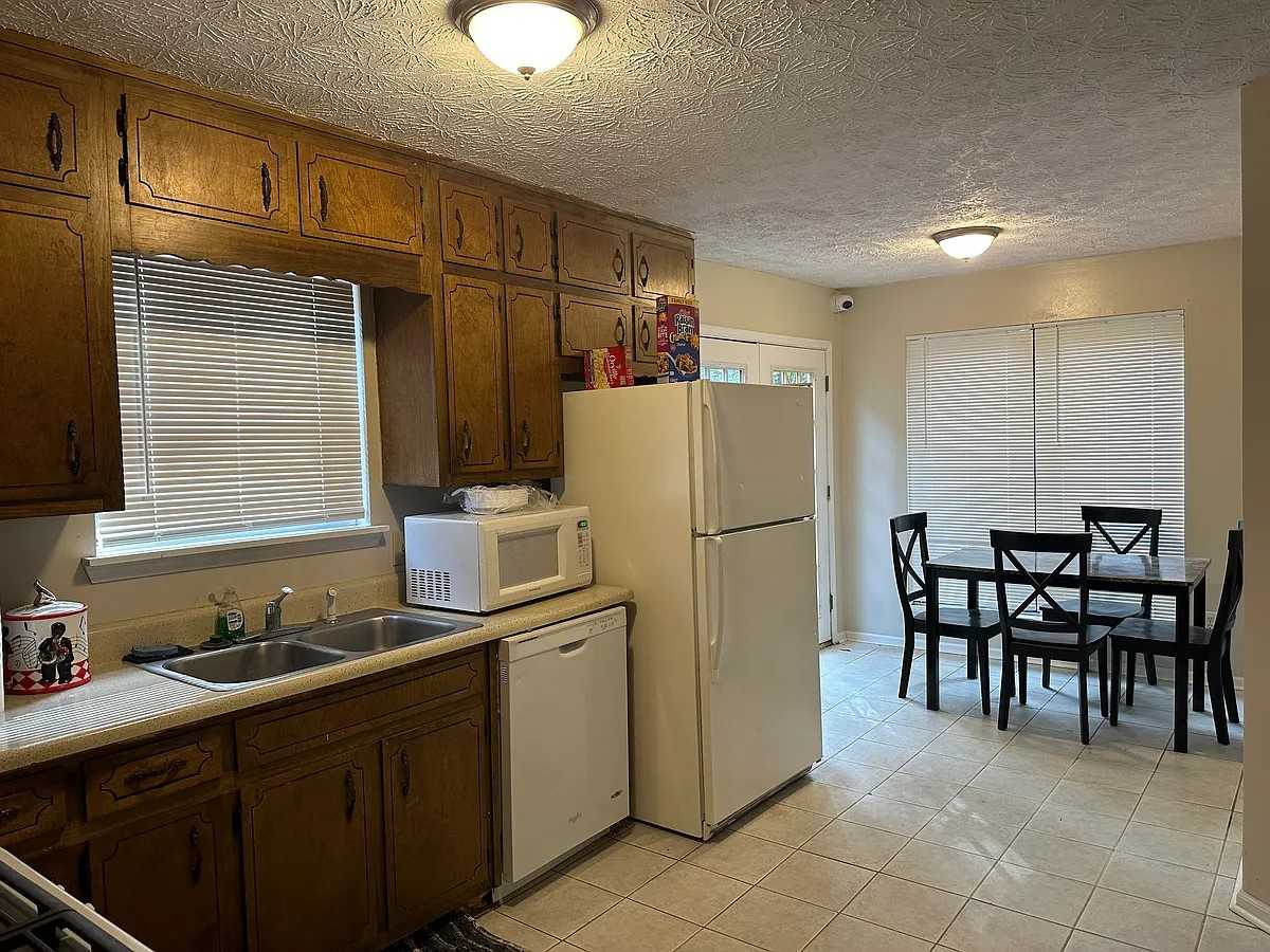 903 Forest Pointe Way - Photo 7 of 11