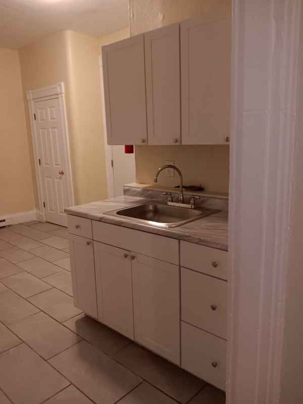 2467 W Mcmicken Ave #6 - Photo 3 of 8