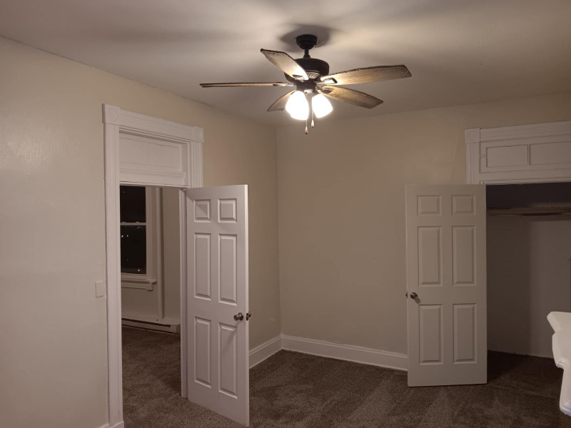 2467 W Mcmicken Ave #6 - Photo 6 of 8