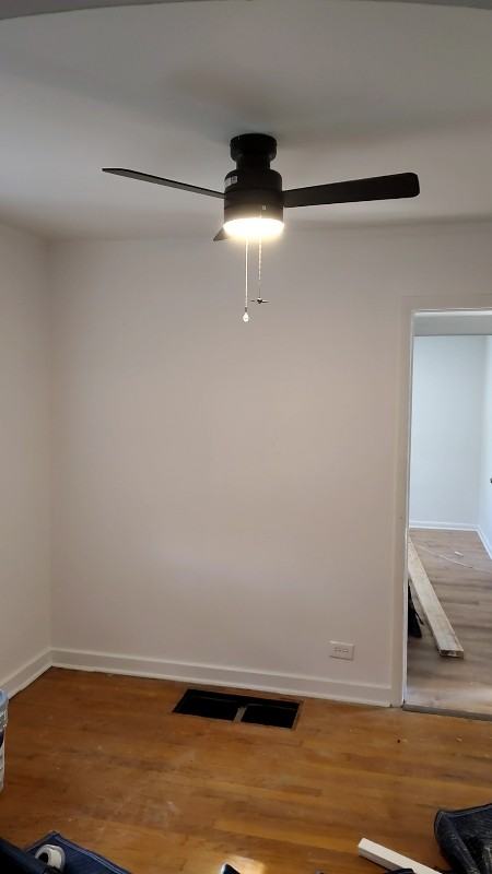 10035 S Yates Blvd - Photo 4 of 15