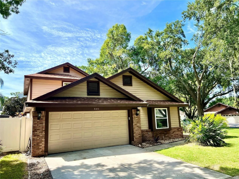 3145 Chatsworth Ln - Photo 2 of 20