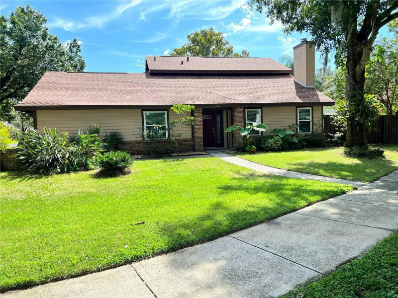 3145 Chatsworth Ln - Photo 3 of 20