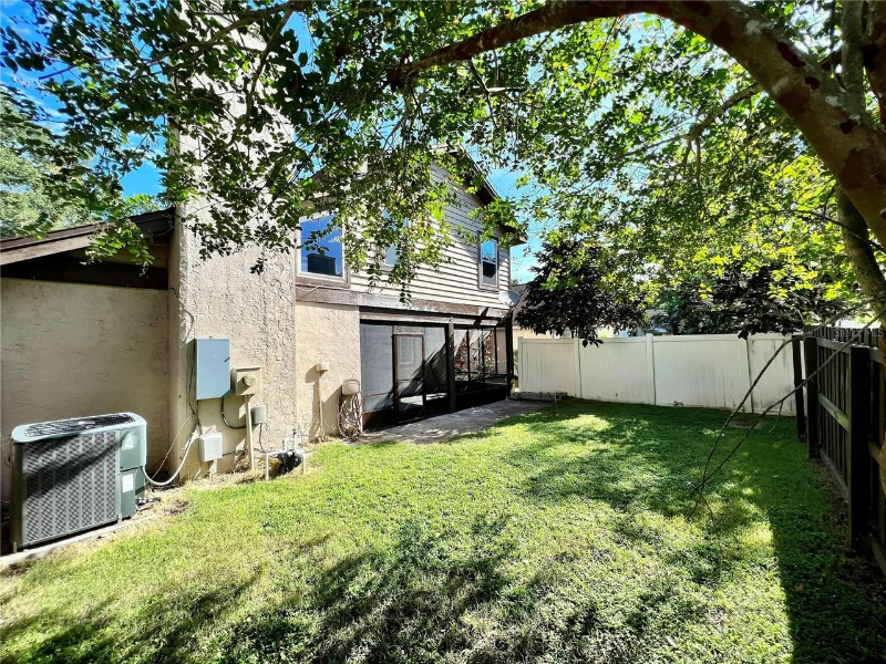 3145 Chatsworth Ln - Photo 4 of 20