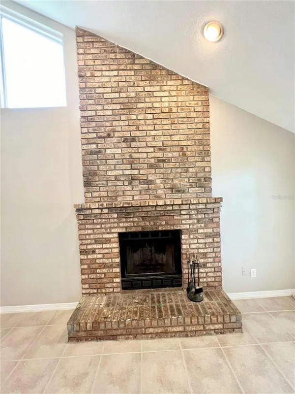 3145 Chatsworth Ln - Photo 6 of 20